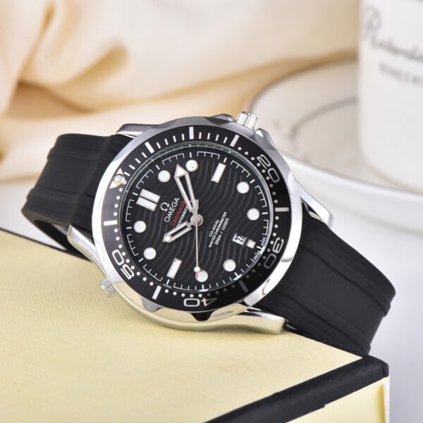 Omega Moonwatch Automatic – Silver Edition