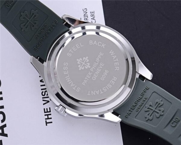 Patek Philippe Aquanaut Automatic – Silver Edition - Image 2