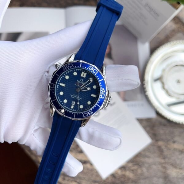 Omega Moonwatch Automatic – Blue Edition