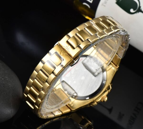 Patek Philippe Nautilus Automatic – Gold Edition - Image 4